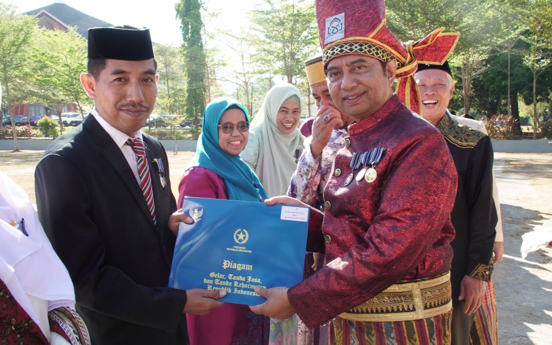 HUT ke-81 RI Jadi Momentum Istimewa, 30 PNS UIN Alauddin Dianugerahi Satyalancana Karya Satya