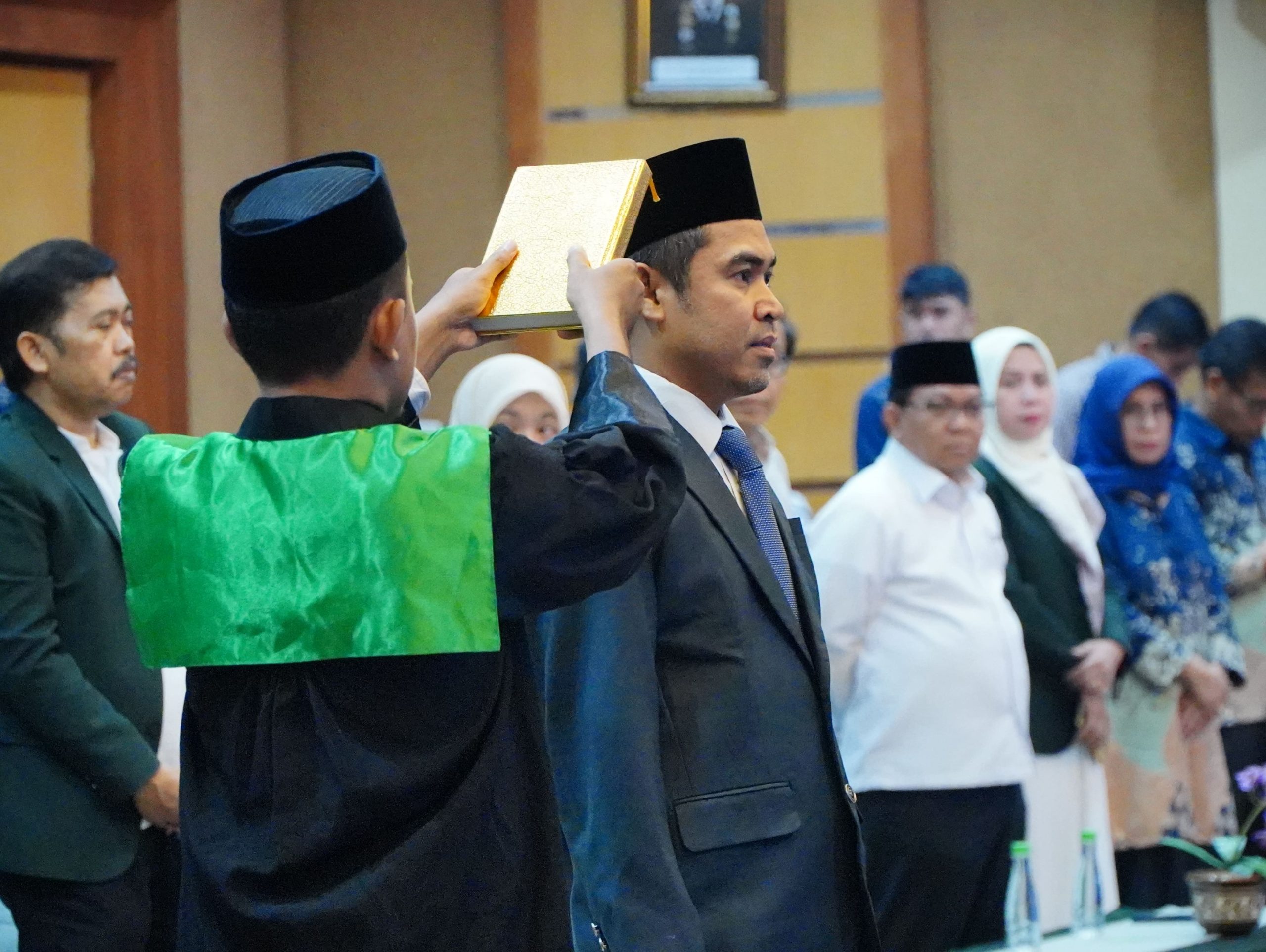 Lengkap Kembali Jajaran Pimpinan, Rektor UIN Alauddin Lantik Dr. Baso Pallawagau sebagai Wakil Dekan III Fakultas Adab dan Humaniora